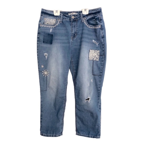 LOVE INDIGO cropped oversized jeans. Distressed, embroidered embellished summer - Picture 2 of 12